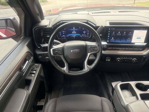 Used 2023 Chevrolet Silverado 1500 RST w/ Z71 Off-Road Package AWD/4WD image 2