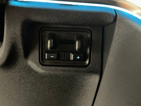 Used 2025 Ford Expedition Platinum image 59