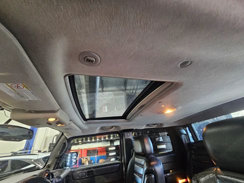 Used 2005 HUMMER H2 SUT w/ Preferred Equipment Group image 28