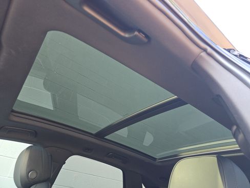 Certified 2026 Porsche Cayenne AWD/4WD image 6
