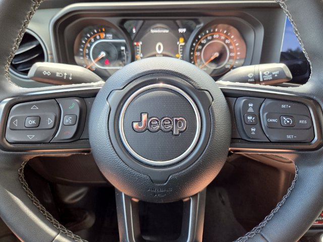Certified 2025 Jeep Gladiator Mojave AWD/4WD image 32