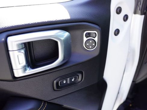 Used 2024 Jeep Wrangler Sahara image 20