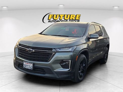 Used 2022 Chevrolet Traverse LT w/ Midnight/Sport Edition image 3
