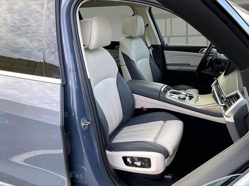 Used 2023 BMW X7 xDrive40i image 30