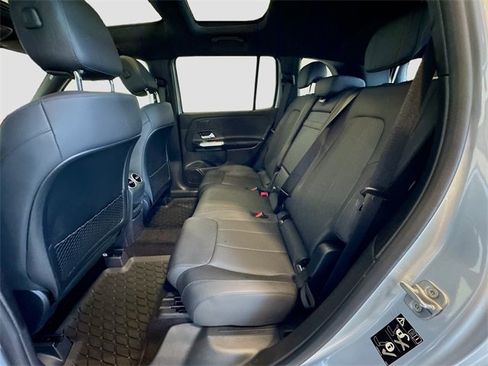 New 2025 Mercedes-Benz GLB 250 4MATIC image 6