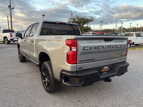 Used 2025 Chevrolet Silverado 1500 Custom Trail Boss w/ Dark Appearance Package image 5