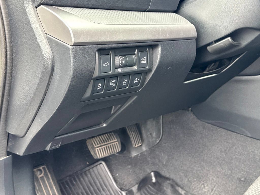 Used 2019 Subaru Outback 2.5i Premium AWD/4WD image 11