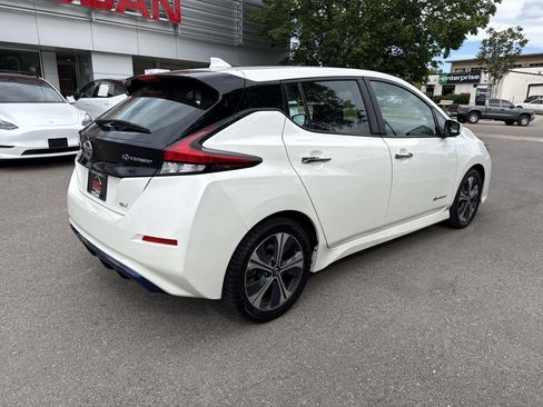 Used 2019 Nissan Leaf SV FWD image 9