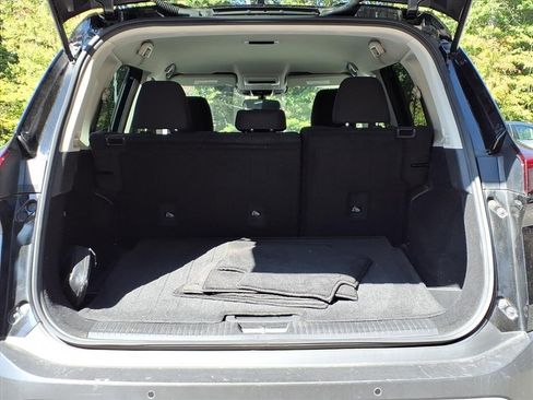 Used 2023 Nissan Rogue S image 9