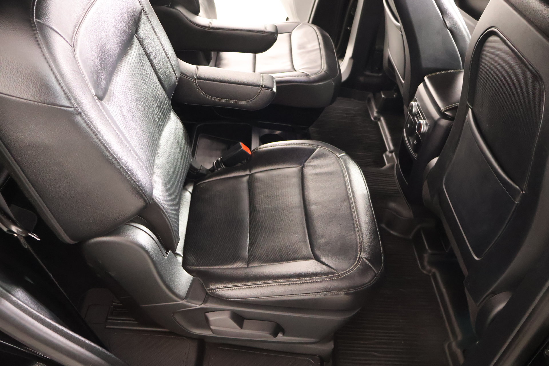 Used 2020 Ford Explorer Limited RWD image 16