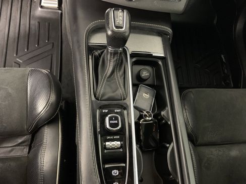 Used 2016 Volvo XC90 T5 R-Design image 13