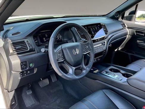 Used 2024 Honda Passport TrailSport image 17