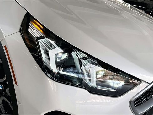 Certified 2025 BMW X2 xDrive28i image 27