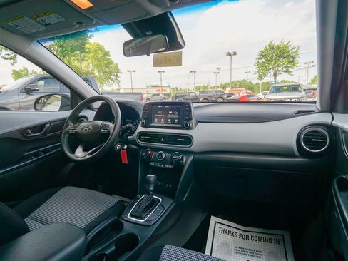Used 2021 Hyundai Kona SE FWD image 12