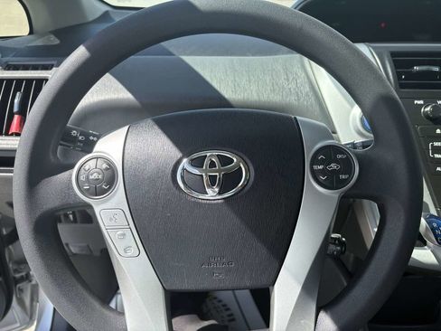 Used 2013 Toyota Prius V Three image 19