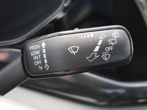 Used 2023 Volkswagen Taos SEL AWD/4WD image 33