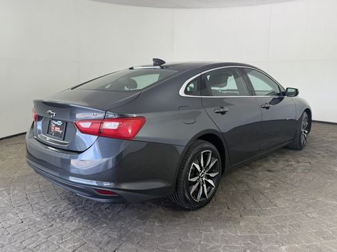 Used 2017 Chevrolet Malibu LT FWD image 9