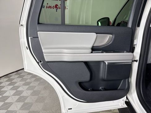 New 2025 Ford Expedition Active image 18