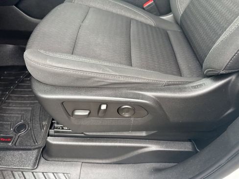 Used 2022 GMC Yukon SLE image 19