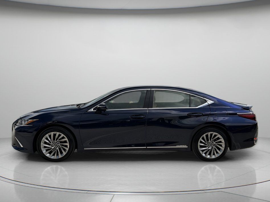 Used 2019 Lexus ES 300h w/ Accessory Package 2 FWD image 5