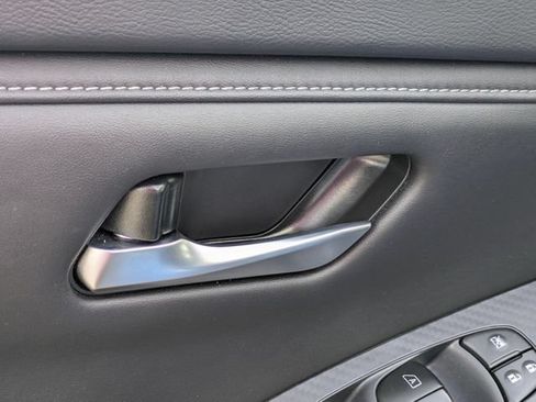 Used 2025 Nissan Sentra SV FWD image 12
