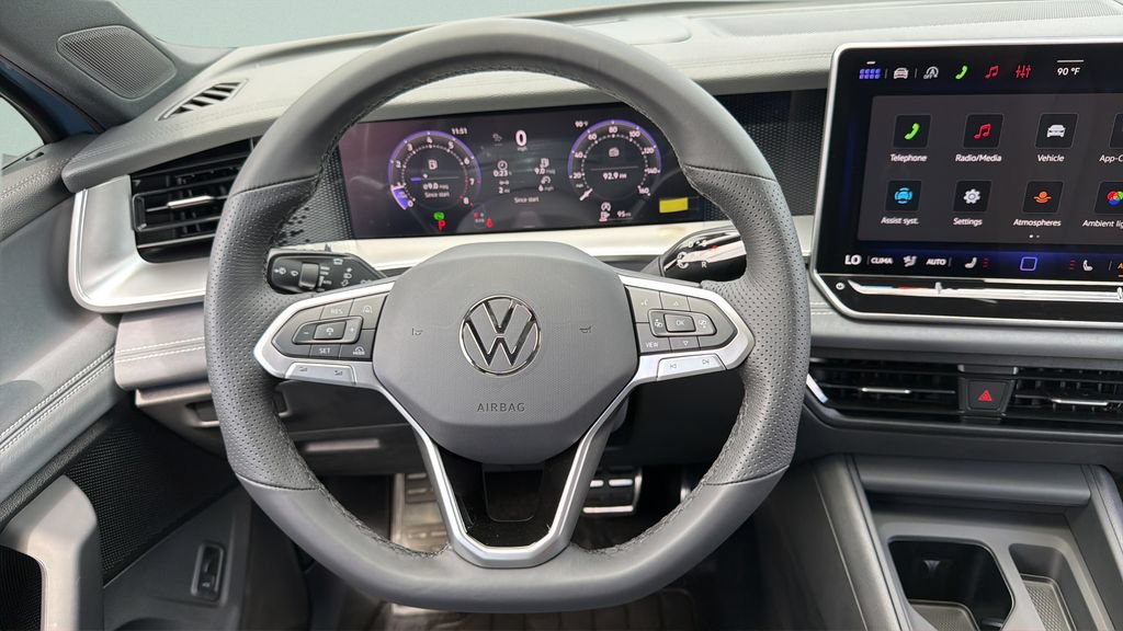 New 2026 Volkswagen Tiguan SE R-Line FWD image 12