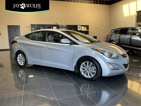 Used 2015 Hyundai Elantra SE w/ Option Group 02 image 1