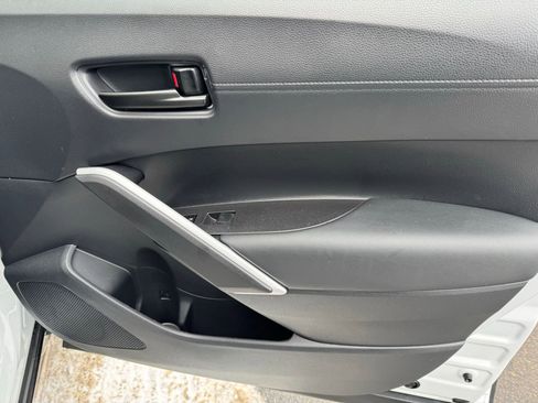 Used 2026 Toyota Corolla Cross LE w/ Moonroof Package image 10