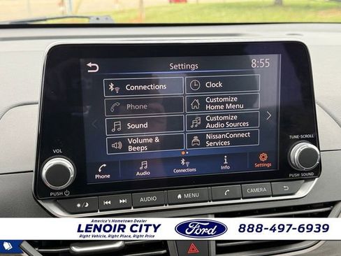 Used 2025 Nissan Altima 2.5 SV FWD image 24
