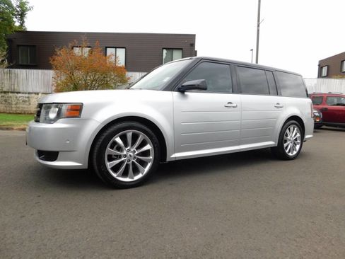Used 2012 Ford Flex Titanium w/ Trailer Tow Pkg Class III image 4