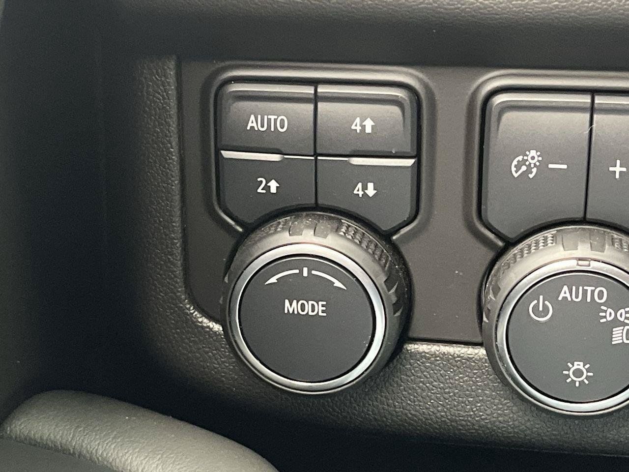 Certified 2024 Chevrolet Tahoe Premier AWD/4WD image 17