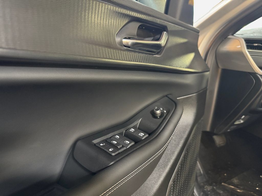 New 2025 Jeep Grand Cherokee Laredo X AWD/4WD image 14