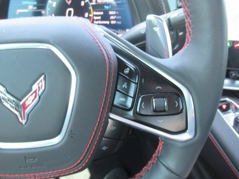 Used 2023 Chevrolet Corvette Stingray Premium Conv w/ Z51 Performance Package RWD image 27