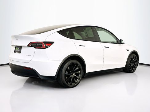 Used 2023 Tesla Model Y Long Range image 9