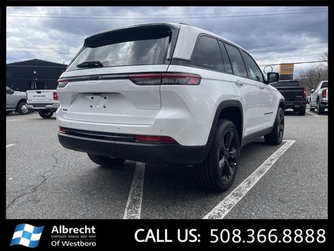 New 2025 Jeep Grand Cherokee Altitude image 5