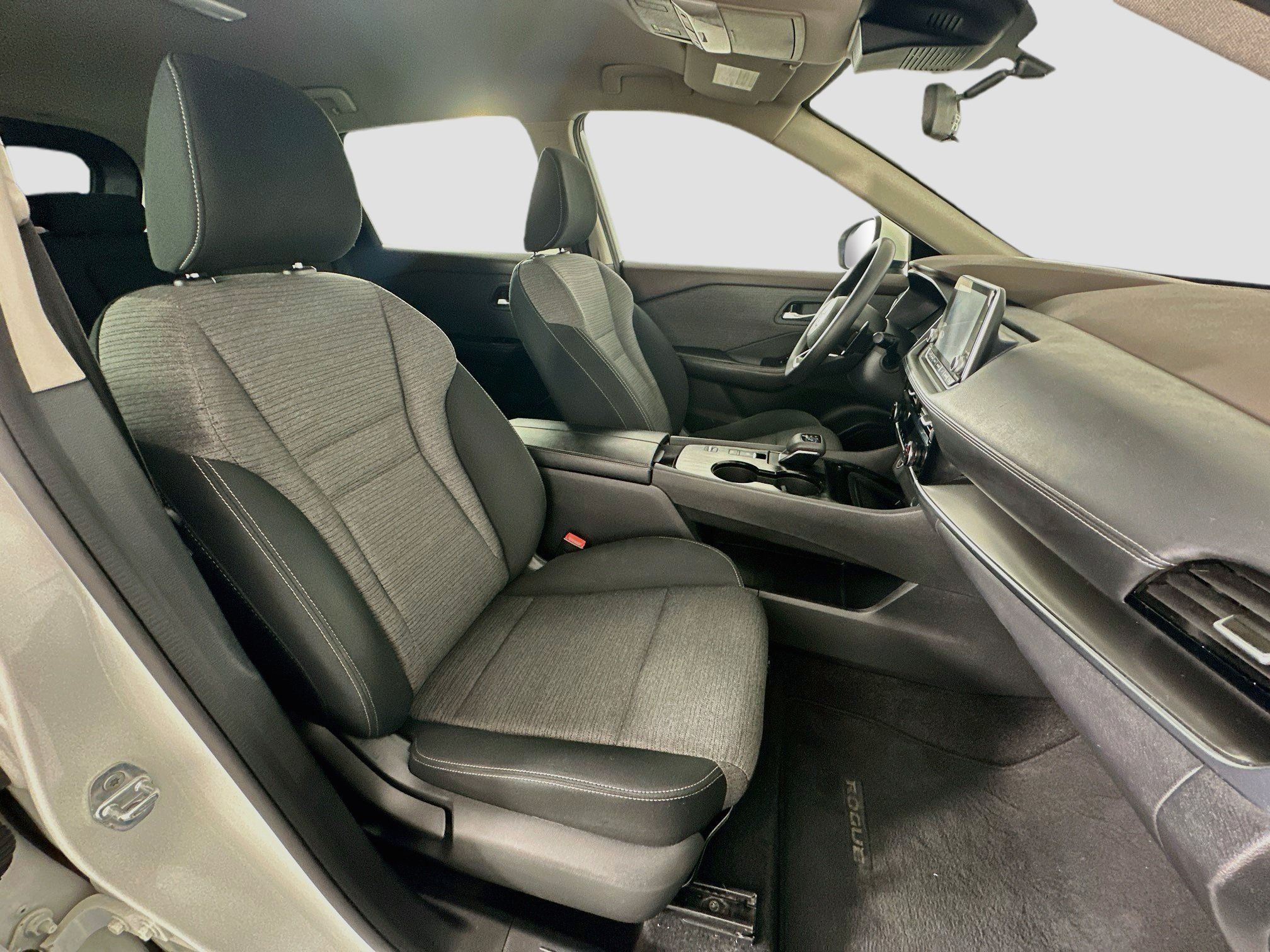 Used 2021 Nissan Rogue SV FWD image 30