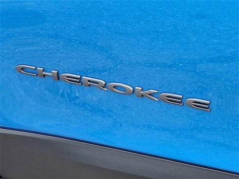 Used 2019 Jeep Cherokee Trailhawk w/ Comfort/Convenience Group image 30