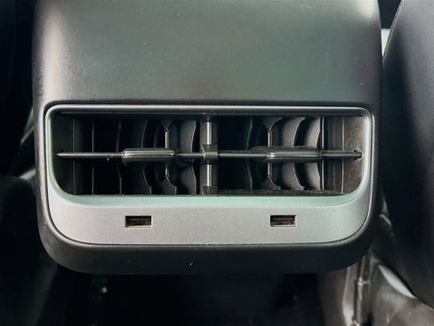 Used 2019 Tesla Model 3 image 8