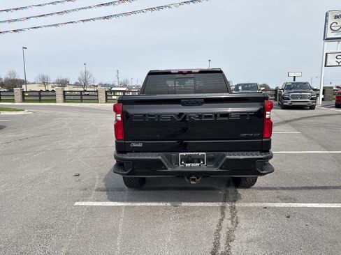 Used 2024 Chevrolet Silverado 1500 ZR2 w/ Technology Package image 18