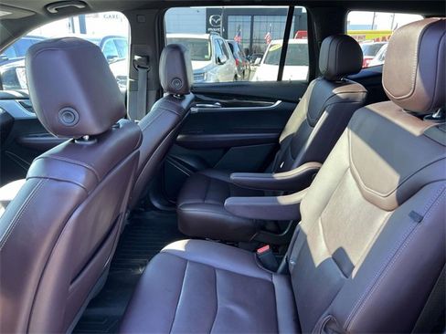 Used 2023 Cadillac XT6 Premium Luxury image 11