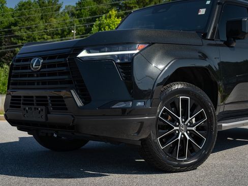 Used 2024 Lexus GX 550 w/ Accessory Package (2T) AWD/4WD image 6