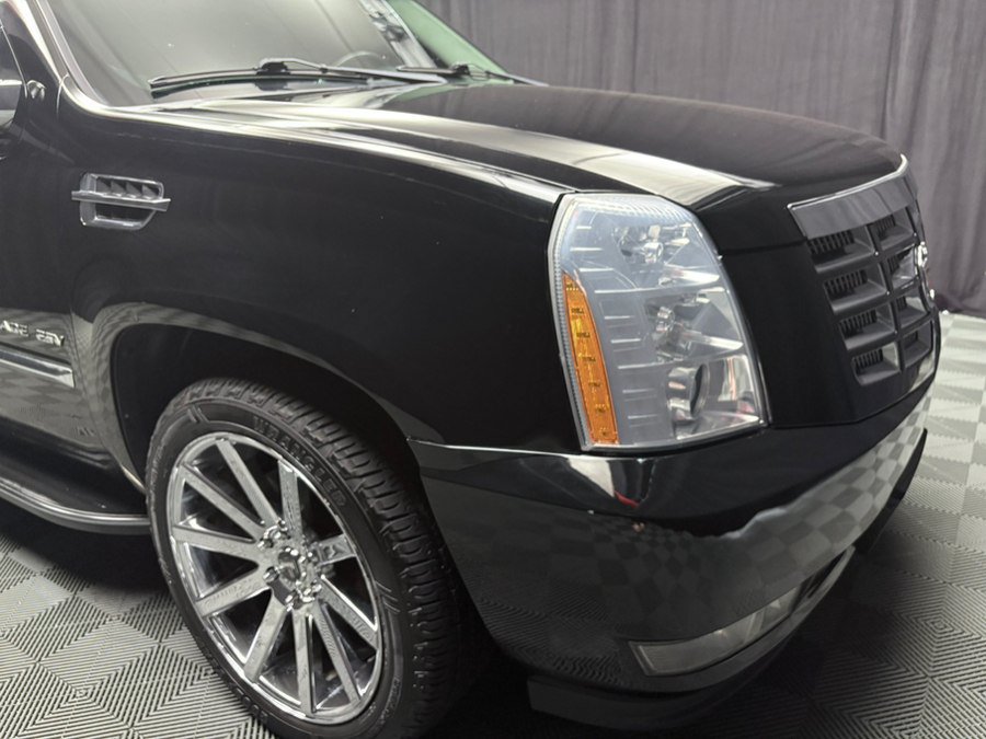 Used 2013 Cadillac Escalade ESV Luxury AWD/4WD image 11