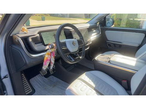 Used 2023 Rivian R1S Adventure AWD/4WD image 6