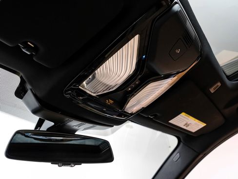 Used 2023 BMW 530e 530e iPerformance w/ M Sport Package image 34