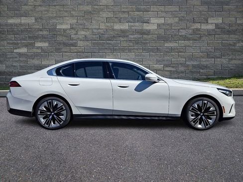 New 2026 BMW 530i xDrive AWD/4WD image 7