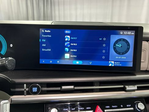 Used 2025 Hyundai Santa Fe SEL AWD/4WD image 15