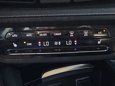 Used 2023 Buick Envision Essence image 18