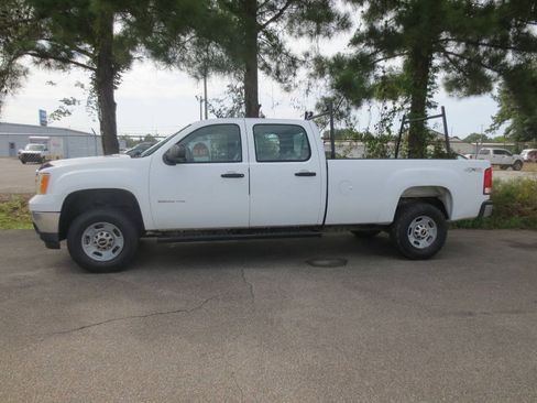 Used 2014 GMC Sierra 2500 W/T AWD/4WD image 1