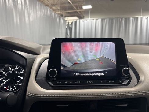 Used 2023 Nissan Rogue SV image 21
