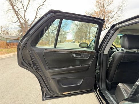 Used 2010 Cadillac DTS Luxury image 12